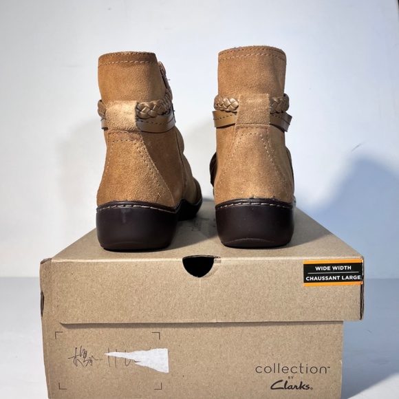 Clarks Collection Cora Braid Boot Suede Ankle Boots Size: 11W - Picture 4 of 5
